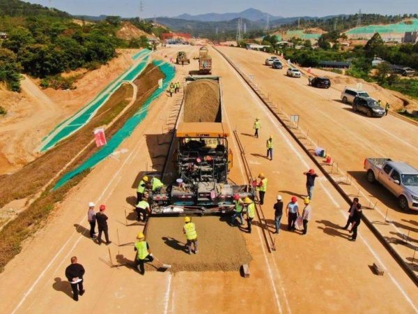 巴彦淖尔高速公路